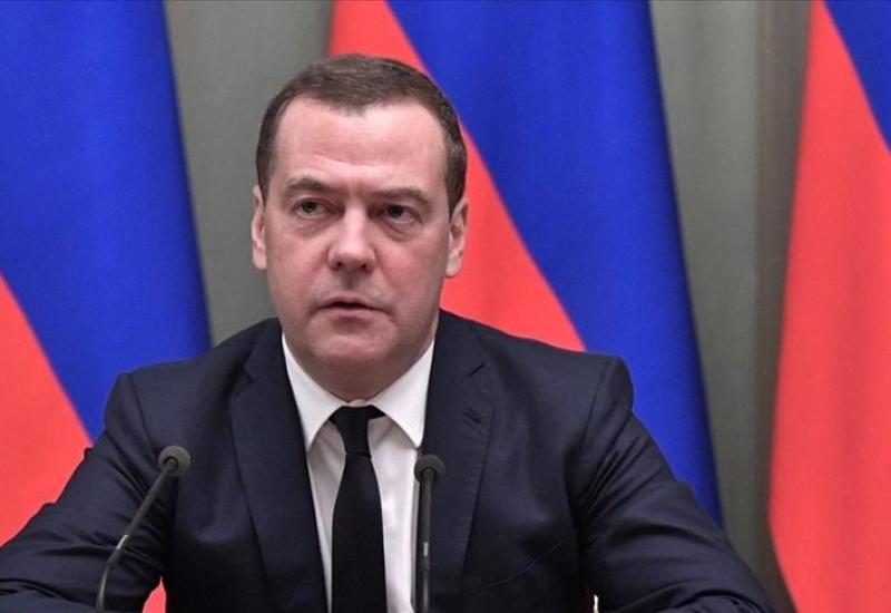Dmitrij Medvedev - Utimatum Medvedeva: Ili pregovori ili nuklearni napad!