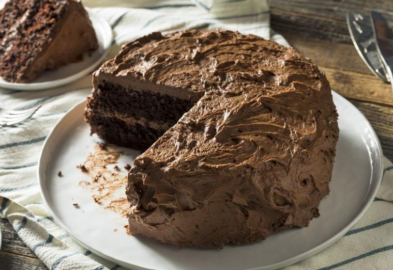  Recept za sočnu čokoladnu tortu bez konkurencije