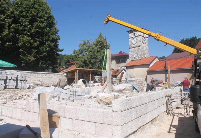 Mostarski muftija i vladika Dimtrije ugradili kameni u zid započete obnove Dugalića džamije - Mostarski muftija i vladika Dimtrije ugradili kameni u zid započete obnove Dugalića džamije