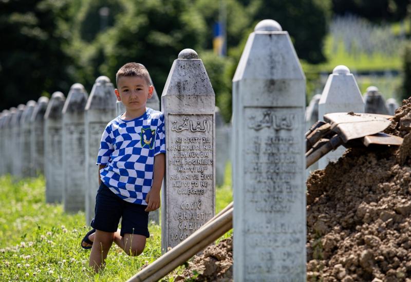EU: Srebrenica jedna od najtamnijih stranica europske povijesti