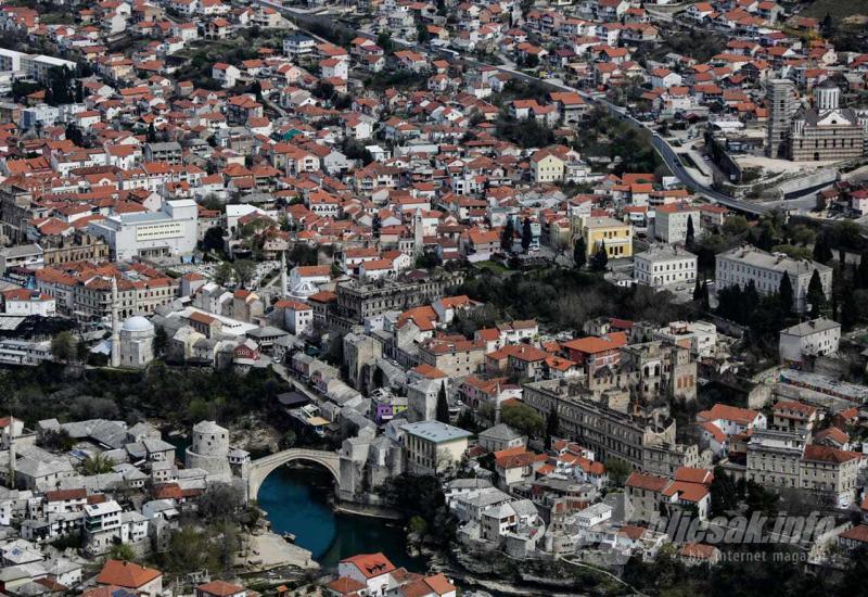 U Mostaru se oglasile sirene, Čović srebrenički genocid nazvao opomenom