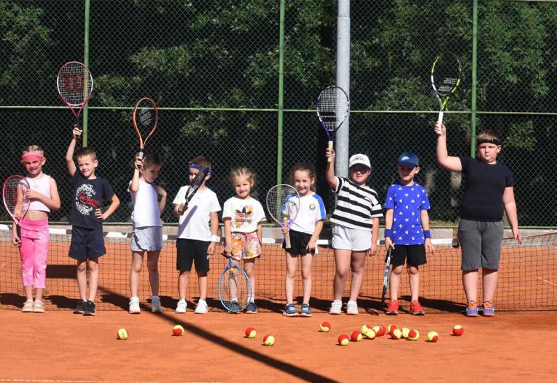 Na sad već tradicionalnom festivalu nastupilo je više od 80 mladih tenisača i tenisačica - U Posušju održan  tradicionalni Memorijal „Vito Ćorić“
