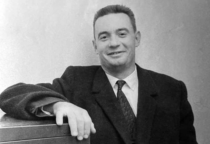 Antun Šoljan (Beograd, 1. prosinca 1932. - Zagreb, 9. srpnja 1993.)  - Antun Šoljan -  možda najsvestraniji hrvatski pisac druge polovice 20. stoljeća
