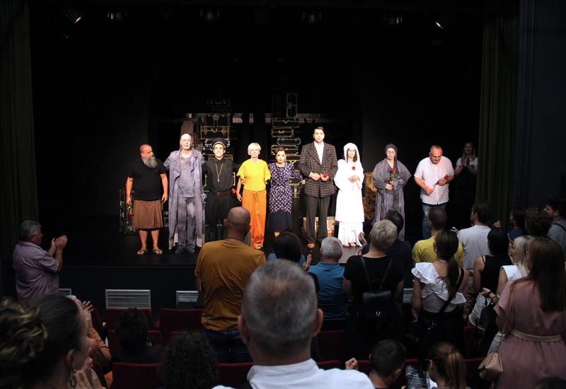 Premijerno izvedena predstava 'Žena jevrejka' Pozorišta lutaka u Mostaru