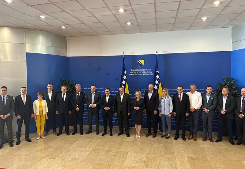 Zaključak sastanka s Borjanom: U BiH sve razine rade na ispunjavanju 14 prioriteta