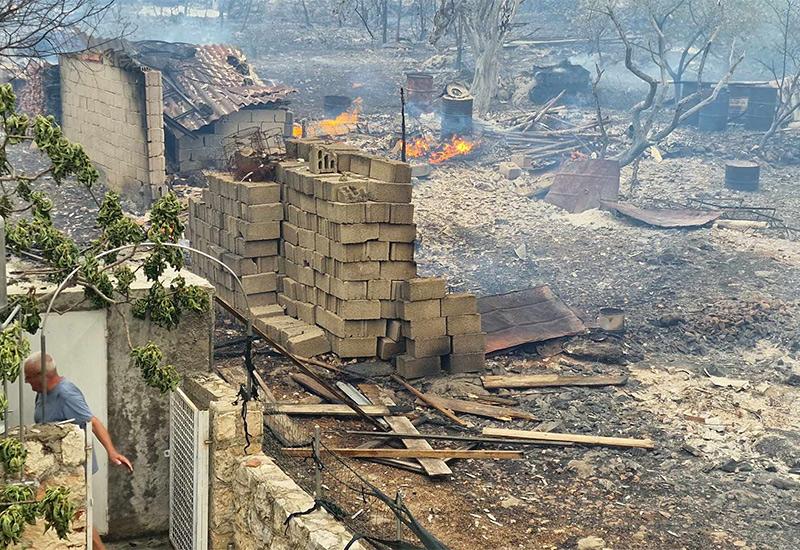 Evaukacija stanovništva zbog požara u Hrvatskoj