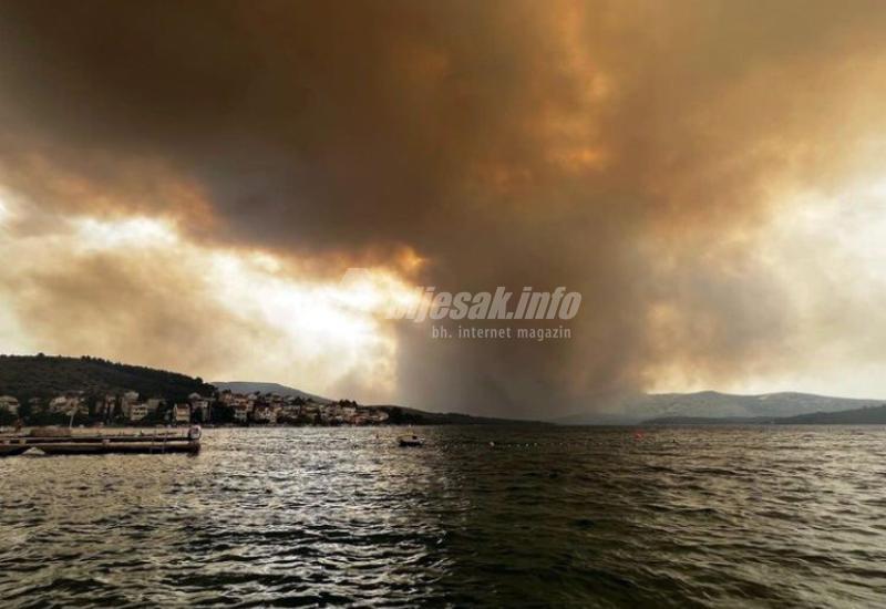 Požar kraj Grebaštice kod Šibenika - Evaukacija stanovništva zbog požara u Hrvatskoj