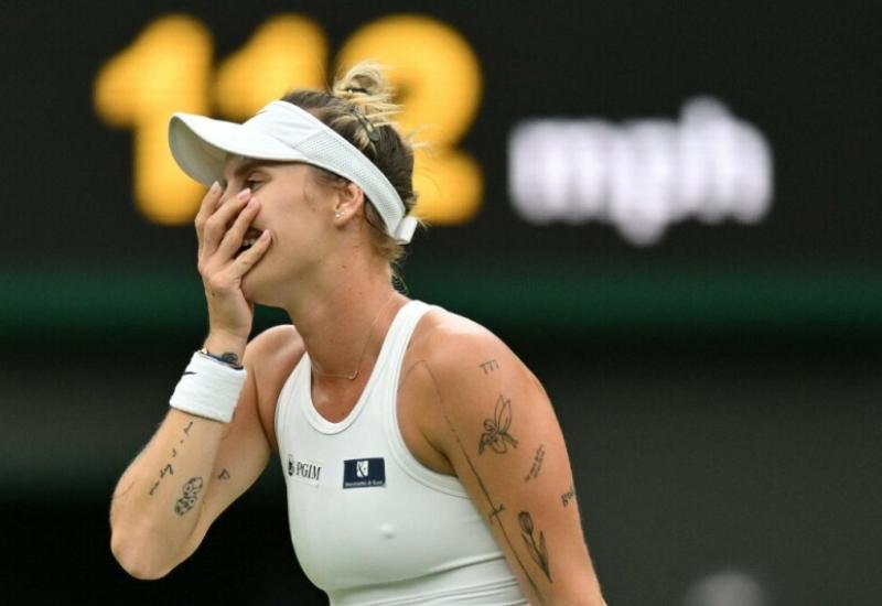 Vondrousova u finalu Wimbledona 