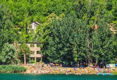 FOTO |Boračko jezero krcato: Traži se mjesto za peškir