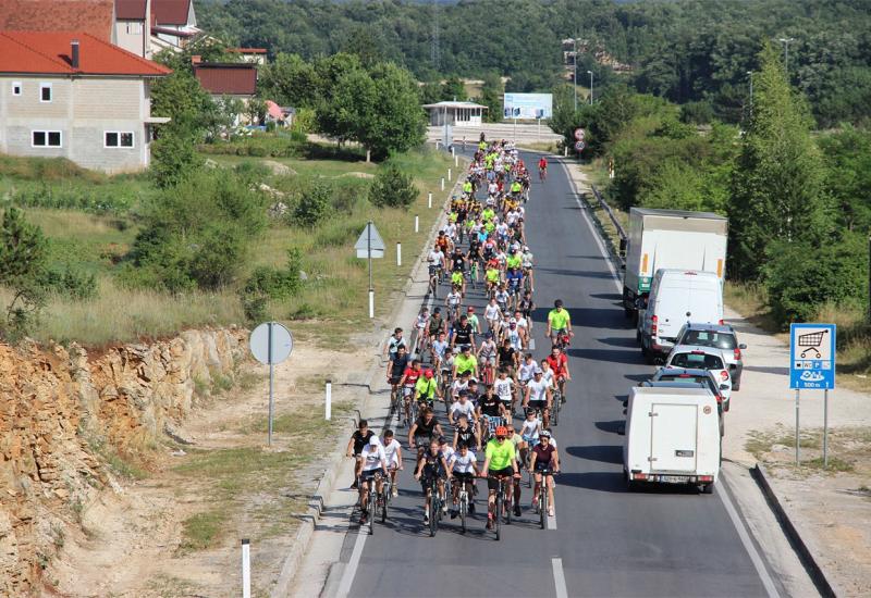 9. Posuški đir okupio nekoliko stotina zaljubljenika u biciklizam