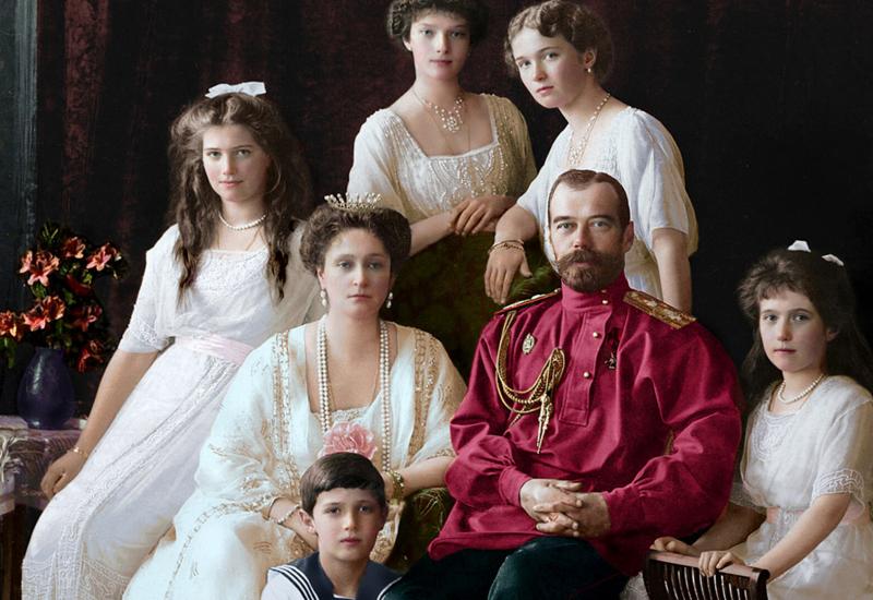 Obitelj Roamnov (kolorizirana fotografija) - Prije 105 godina: Boljševički pokolj ruske carske obitelji Romanov