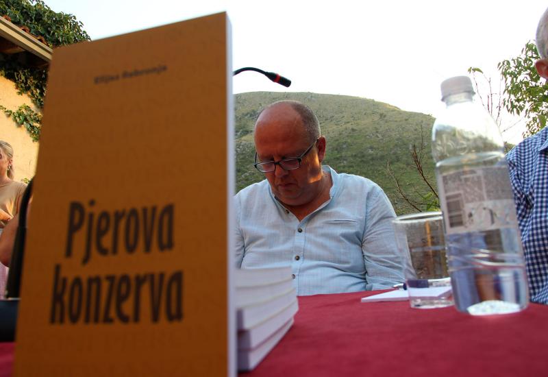  - Mostar: Elijas Rebronja promovirao roman 