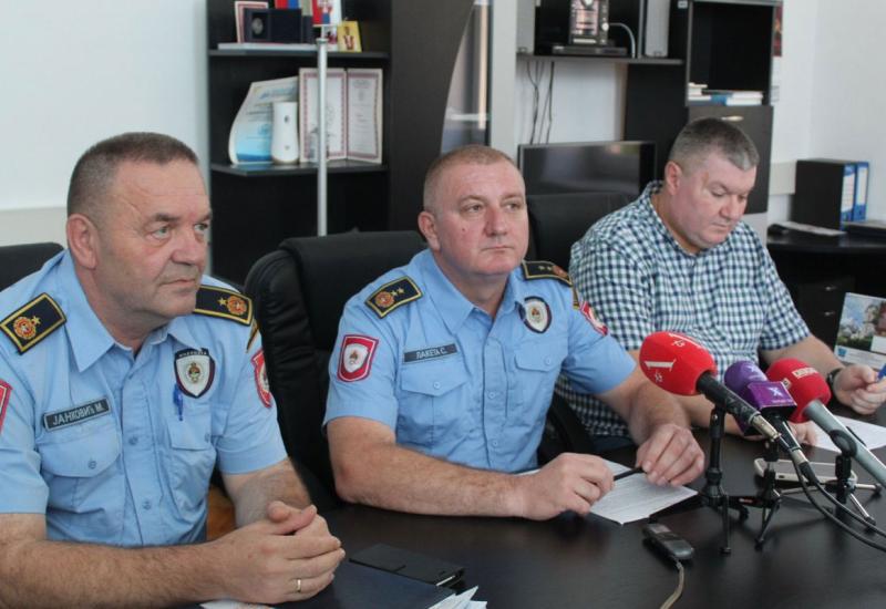 Policija traga za sudionicima u paljevinama automobila u Hercegovini