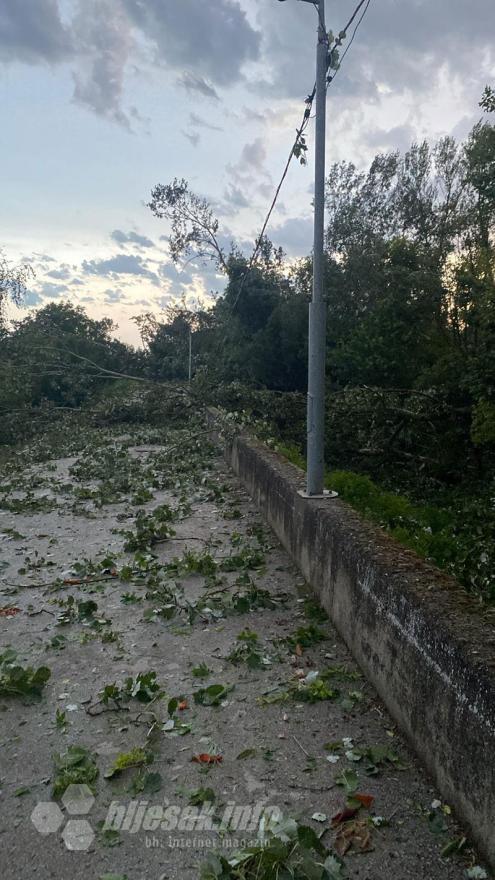 Šteta nakon olujnog nevremena u BiH - Olujno nevrijeme nije zaobišlo ni BiH: Nastala veća materijalna šteta na crkvi
