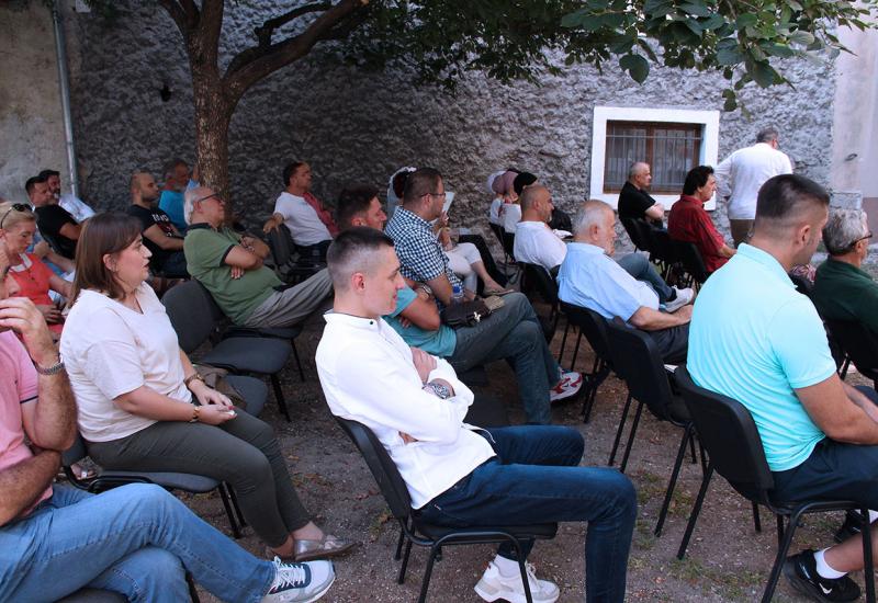 Promocija knjige Emraha Seljacija u Mostaru - Seljaci promovirao knjigu u Mostaru