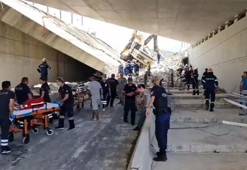 Urušio se most u Grčkoj, jedna osoba poginula