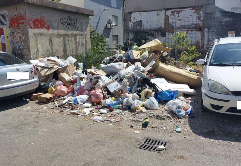 Apel građana: Divlja deponija u središtu Mostara