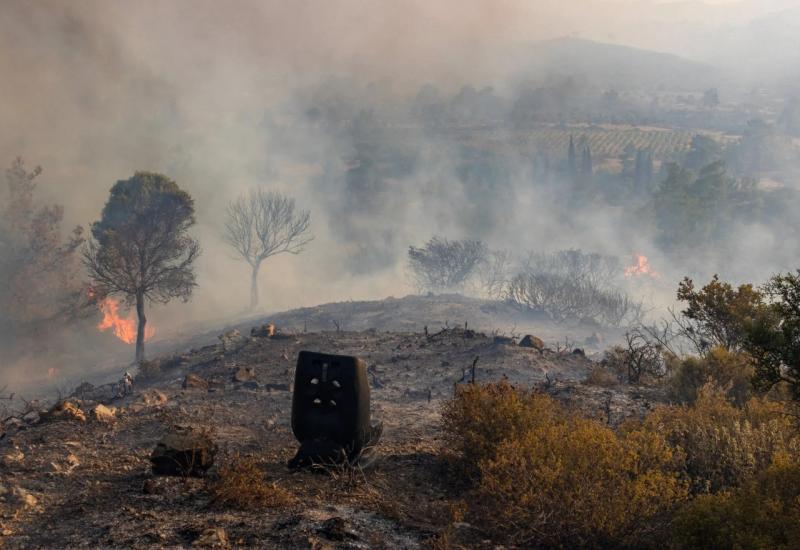Požari u Grčkoj (ponedjeljak) - Požari 
