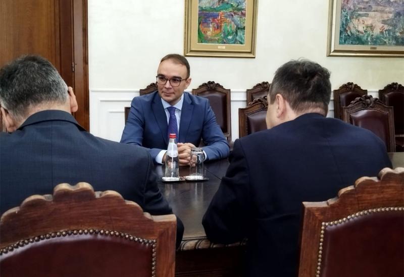 Diplomatski skandal - Bh veleposlanik u Srbiji izrazio potporu sankcioniranom Vulinu