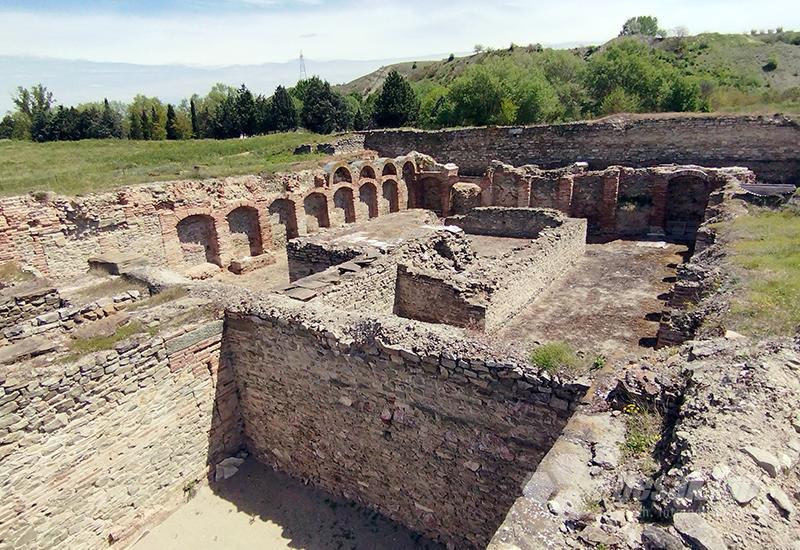 Zgrada s arkadama - Stobi, najljepši rimski dragulj u Makedoniji