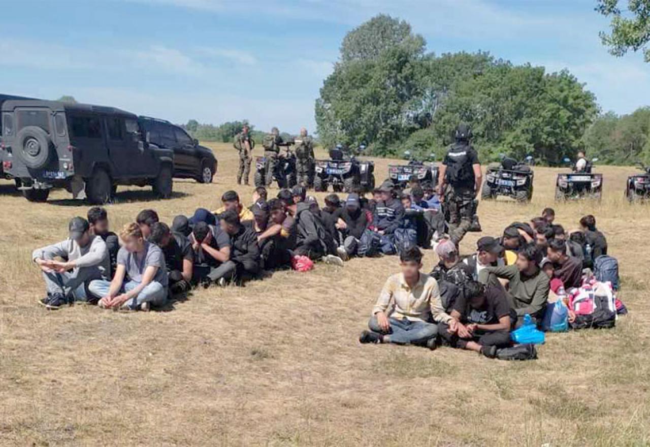 Velika akcija u Vojvodini: Pronađeno 300 migranata s oružjem