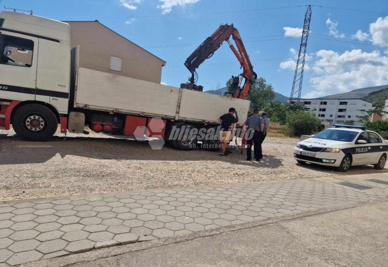 Negodovanja zbog gradnje u Mostaru - Betonski blokovi u mostarskom naselju Rudnik - Vlasnici kažu uređenje, susjedi osveta
