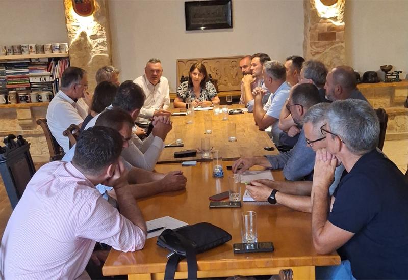 Livno: Održan gospodarski skup posvećen razvoju gospodarstva Hercegbosanske županije