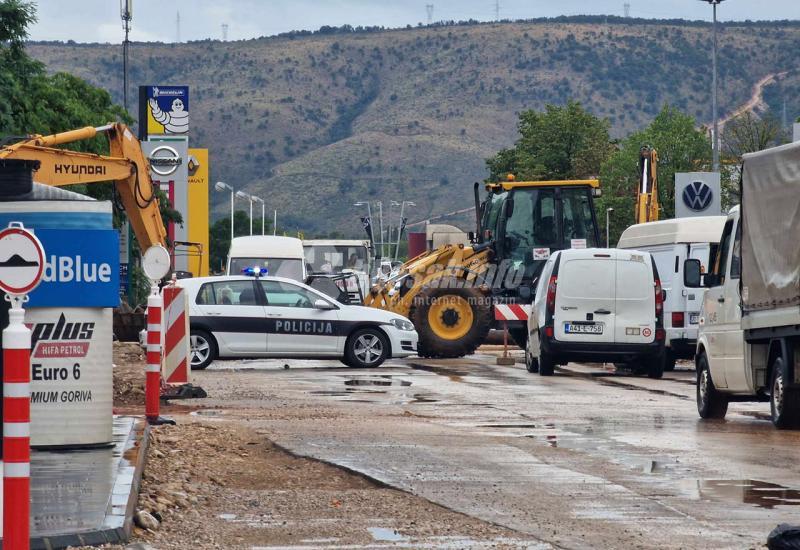 Mostar: Cesta Put za Aluminijski zatvorena za sva putnička vozila