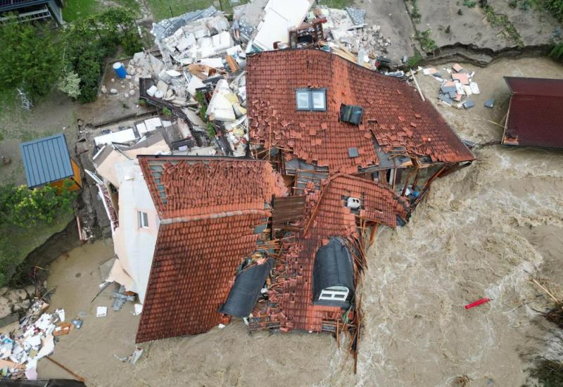 Najgore poplave u Sloveniji ubile šestero ljudi