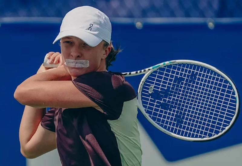 Najbolja svjetska tenisačica na treningu zalijepila usta vrpcom!