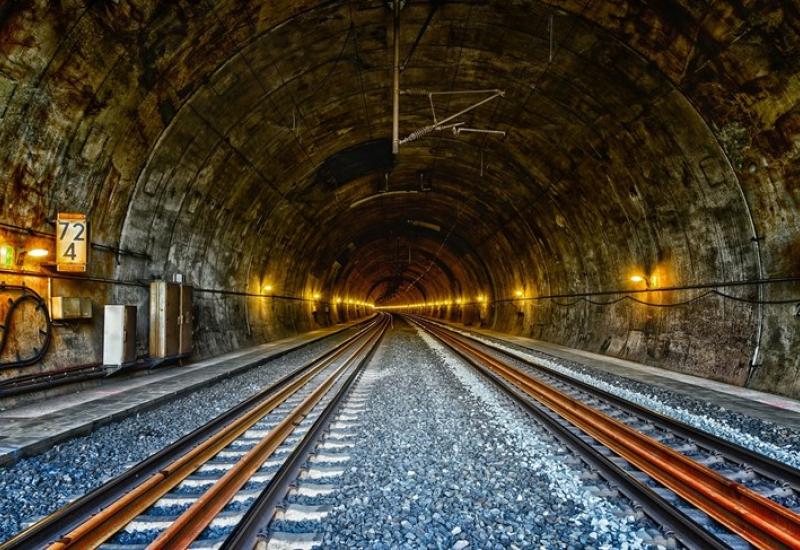 Tunel - Nesreća teretnog vlaka zatvorila željeznički promet u švicarskom tunelu Gotthard