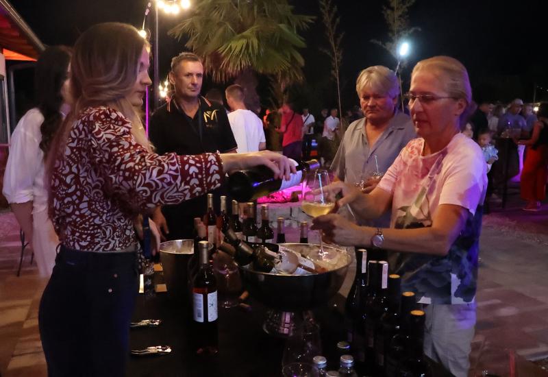 Manifestacija ‘Kušaj ljubuška vina’ okupila brojne ljubitelje vinske kapljice