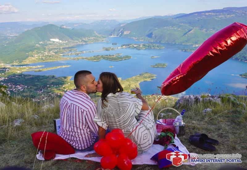 Romantična prosidba u Rami: Martina i Ivan oduševili ljubavnom pričom