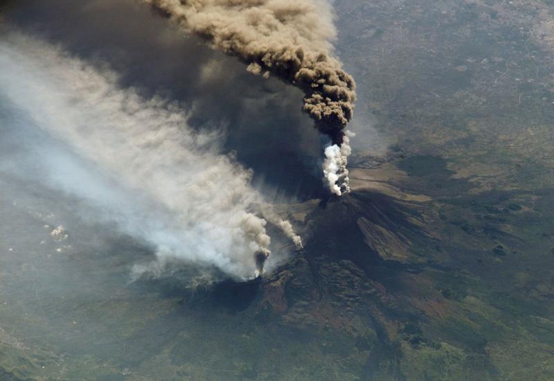 Erupcija Etne vidljiva i iz svemira