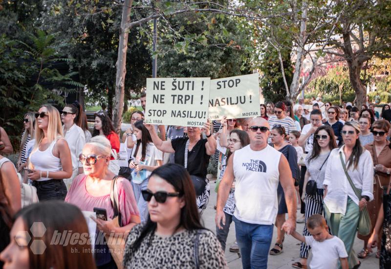 Prosvjedi u Mostaru - Ana Bavrka zaplakala u Mostaru: Ništa me ne može spriječiti da glasno kažem da se bojim