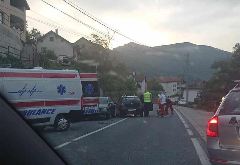 Prometna nesreća kod Jablanice - Ostrožac: U prometnoj nesreći ozlijeđena najmanje jedna osoba