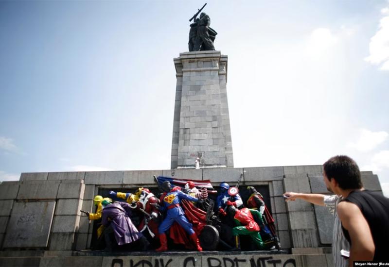 Spomenici u Sofiji - Oštetili sovjetski spomenik u Sofiji
