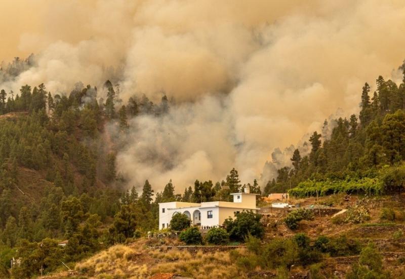 Požar u Španjolskoj - Požar na španskim Tenerifama , evakuirano oko 4.000 ljudi