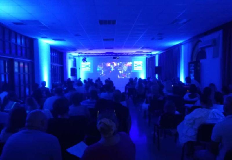 Underwater Film Festival  - U Neumu počele festivalske podvodne atrakcije na filmskome platnu
