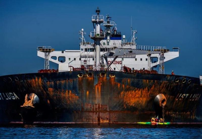 "Tamna flota" tankera isporučuje rusku naftu po svijetu