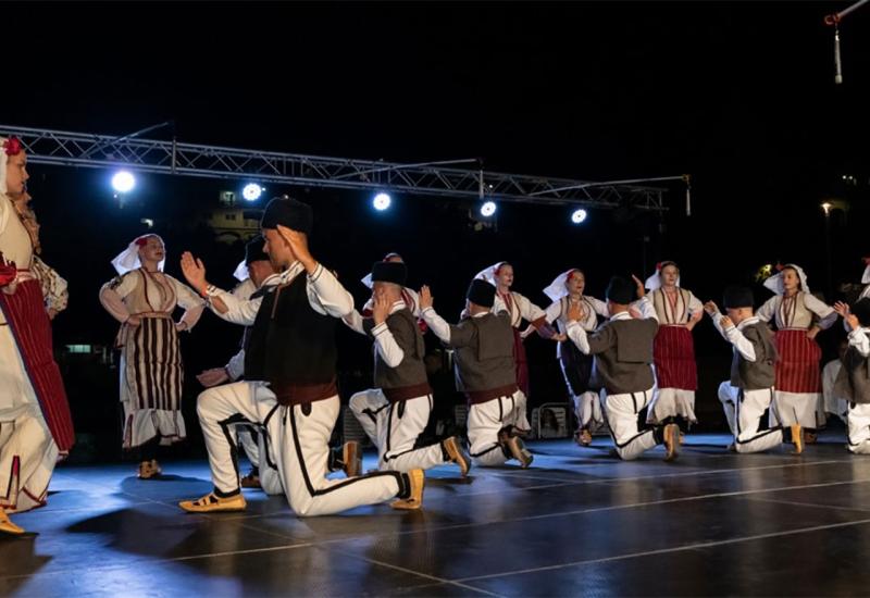 Večer hrvatskog folklora u Neumu - Bogatstvo tradicije na 15. Večeri hrvatskog folklora u Neumu