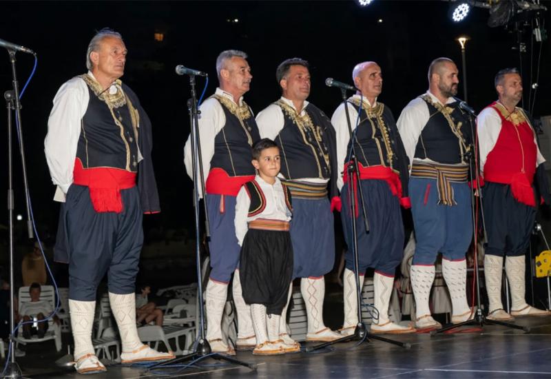 Bogatstvo tradicije na 15. Večeri hrvatskog folklora u Neumu