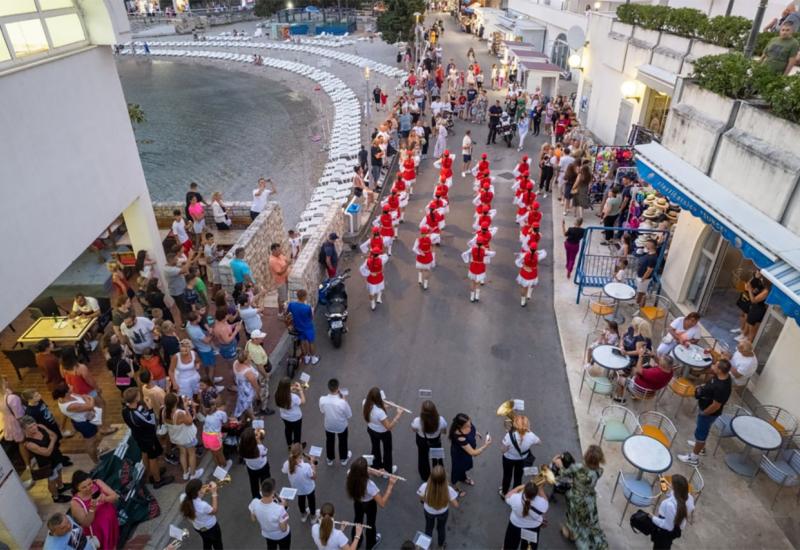 Večer hrvatskog folklora u Neumu - Bogatstvo tradicije na 15. Večeri hrvatskog folklora u Neumu