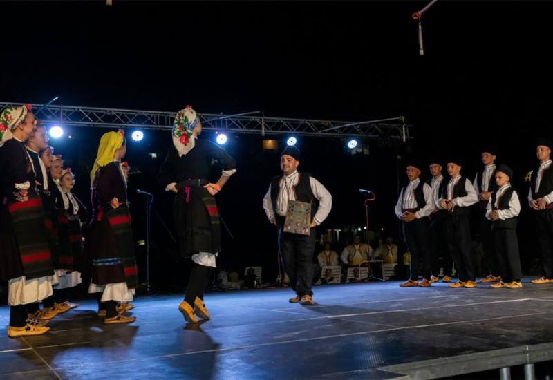 Večer hrvatskog folklora u Neumu - Bogatstvo tradicije na 15. Večeri hrvatskog folklora u Neumu