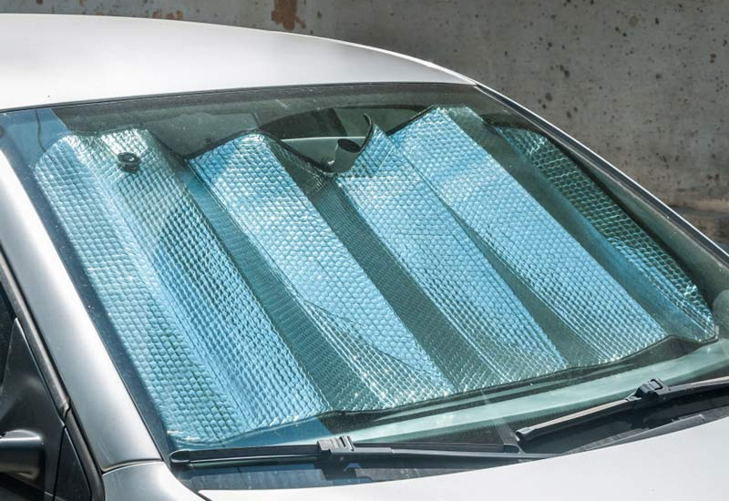 Kako se boriti protiv visokih temperatura u kabinama (parkiranih) automobila