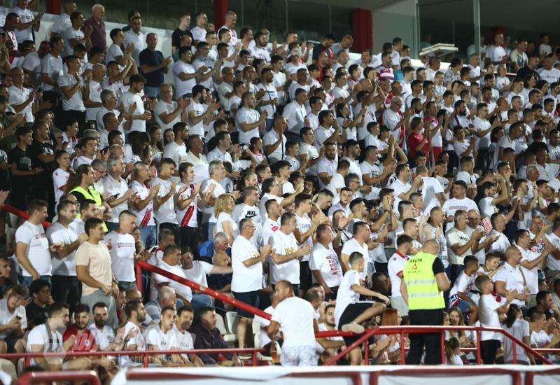 FOTO | Pun stadion Zrinjskog: Navijači traže pobjedu protiv LASK-a