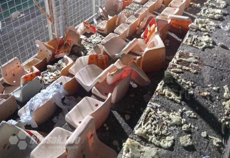 Ovako izgledaju uništene tribine Zrinjskog nakon orgijanja vandala iz Austrije - FOTO | Ovako izgledaju uništene tribine Zrinjskog nakon orgijanja vandala iz Austrije