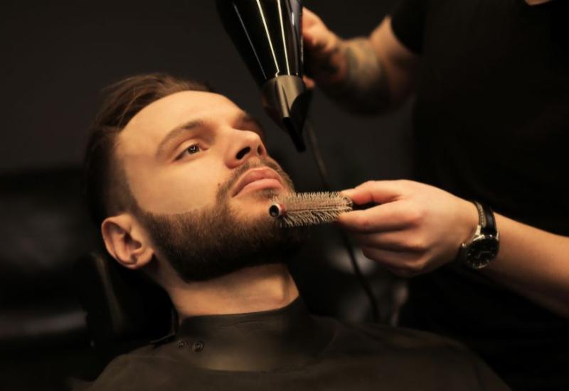 Kratka brada s konturama - Za modernog muškarca - top 5 muških brada za jesen 2023