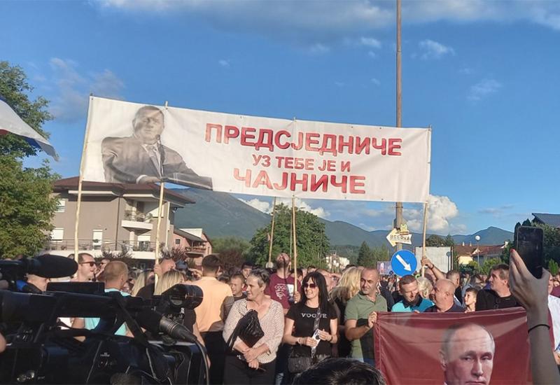 Prosvjed - VIDEO | Građani na međuentitetskim linijama u znak podrške Dodiku