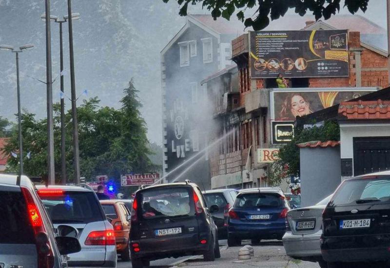 Gori obiteljska kuća u Mostaru, na terenu 6 vatrogasnih vozila